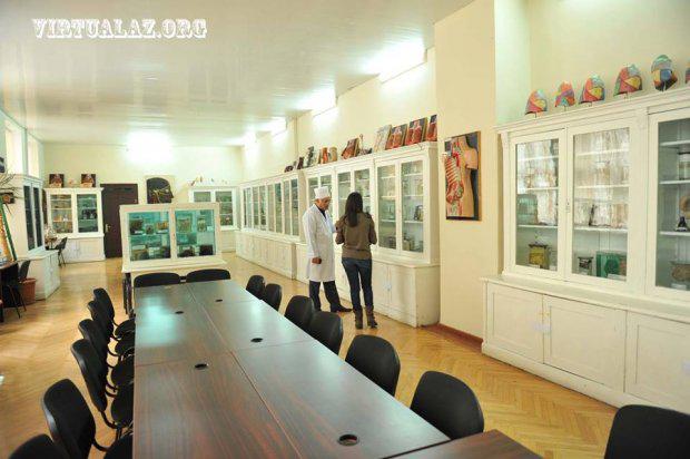 Bakıda təpəgöz, iki-üç başlı uşaqlar, siam əkizlərinin saxlandığı otaqlar - FOTO