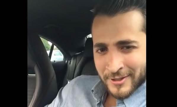 Qrimdagi plyajda yalangoch qizlar