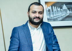 "Dubayda 1 həftə Röyaya görə yalnız uşaq hovuzunda çimməli olduq ki..."