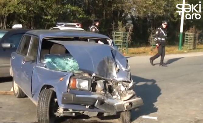 İş üçün Zaqatalaya gedənlər qəzaya düşdülər: 1 ölü, 4 yaralı - VİDEO - FOTO