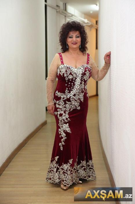 Açıq-saçıq geyimi ilə gündəmə gələn 12 yerli məşhur - SİYAHI - FOTO