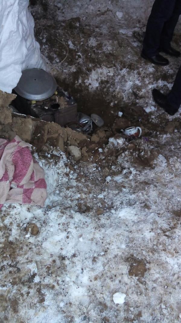 Bu balacanı beşik xilas etdi - Uçqun baş verən evdən FOTOlar