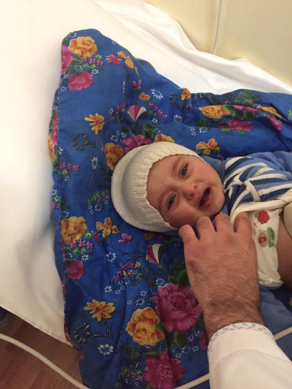 Bu balacanı beşik xilas etdi - Uçqun baş verən evdən FOTOlar