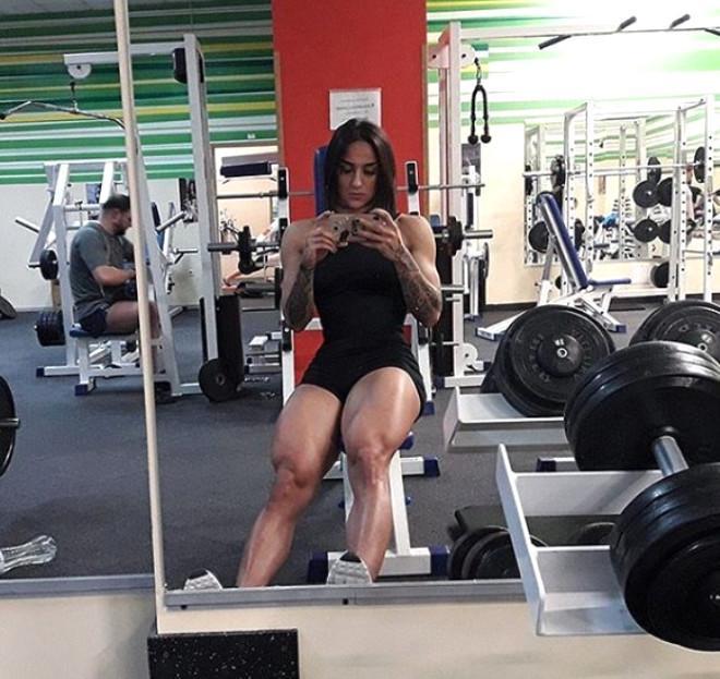 Bahar Nəbiyeva bədəni ilə hər kəsi heyrətləndirir - FOTO