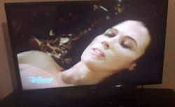 Məşhur cizgi filmi telekanalında PORNO YAYIMLANDI - FOTO
