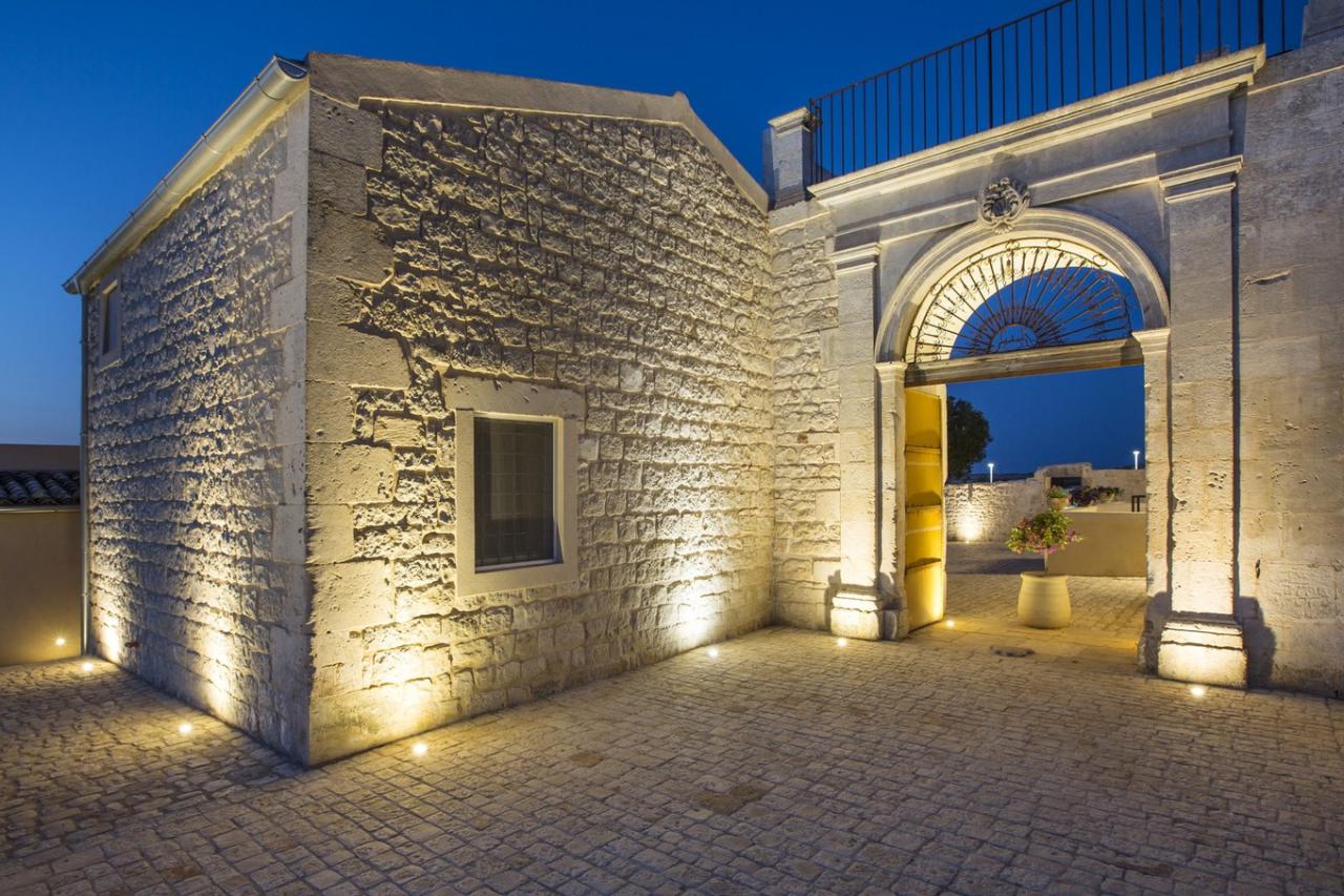 Köhnə kənd evi otel oldu - FOTO