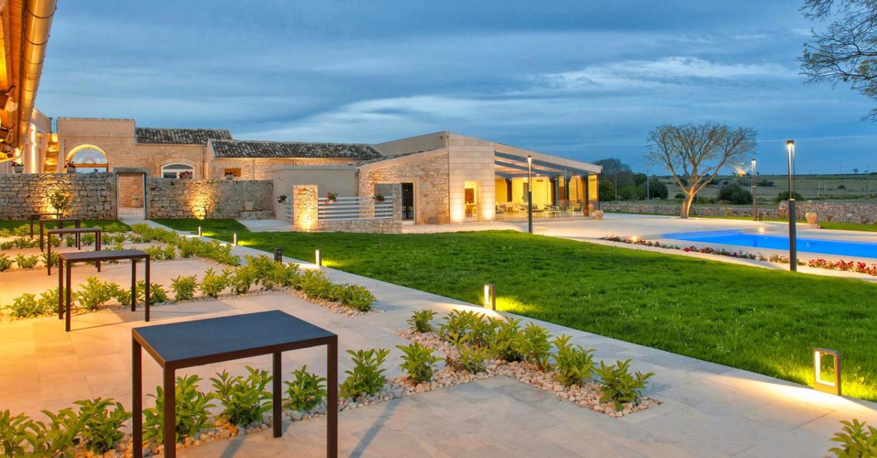 Köhnə kənd evi otel oldu - FOTO