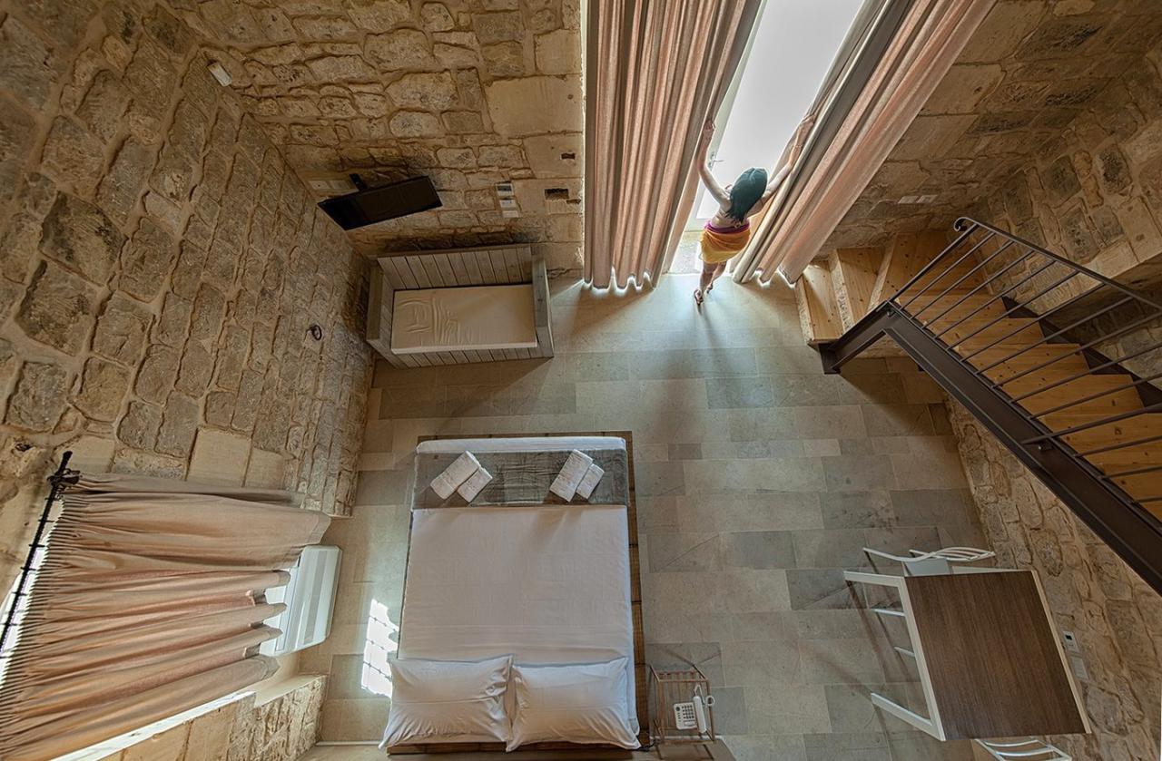 Köhnə kənd evi otel oldu - FOTO