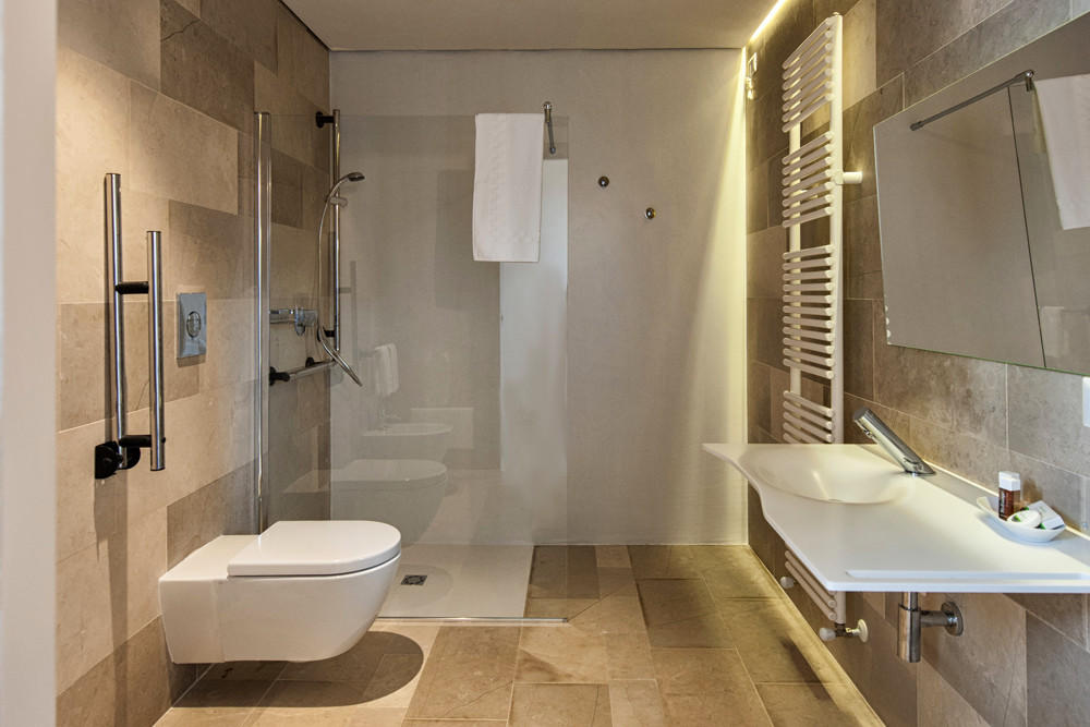 Köhnə kənd evi otel oldu - FOTO