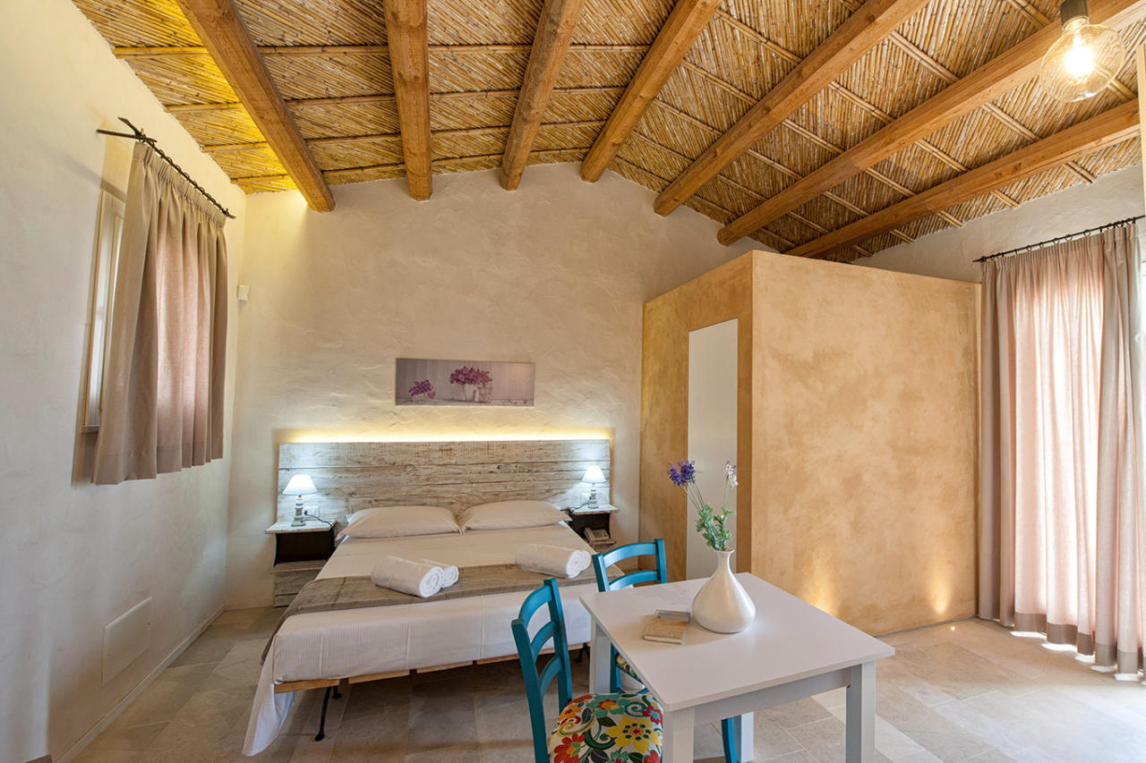 Köhnə kənd evi otel oldu - FOTO