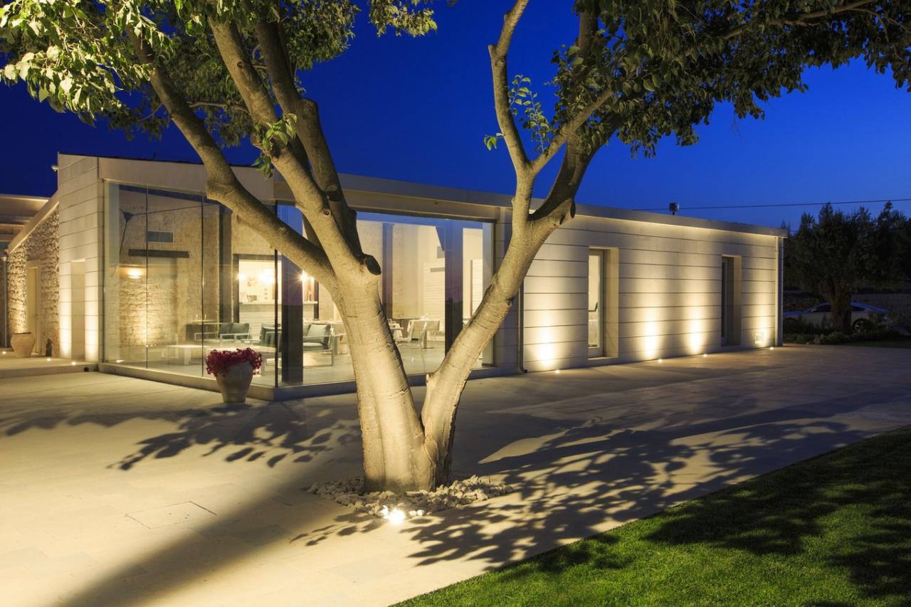 Köhnə kənd evi otel oldu - FOTO