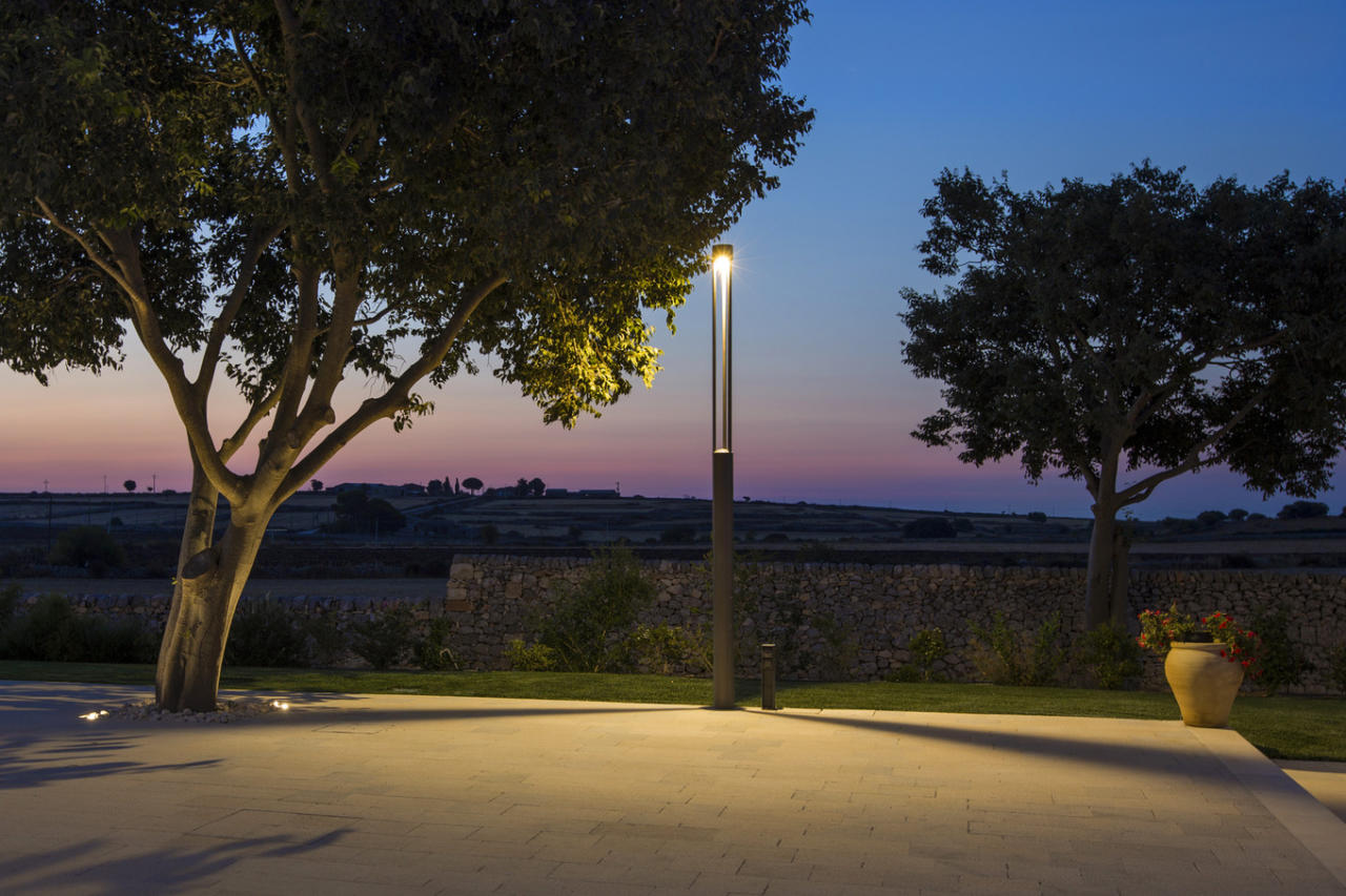 Köhnə kənd evi otel oldu - FOTO