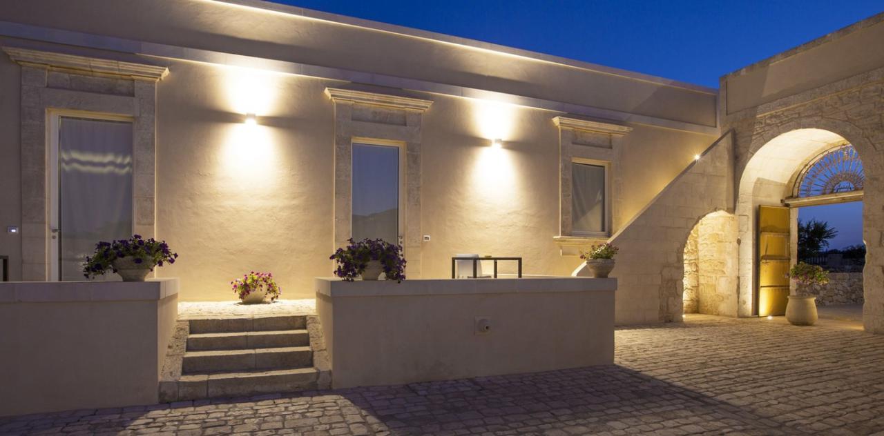 Köhnə kənd evi otel oldu - FOTO