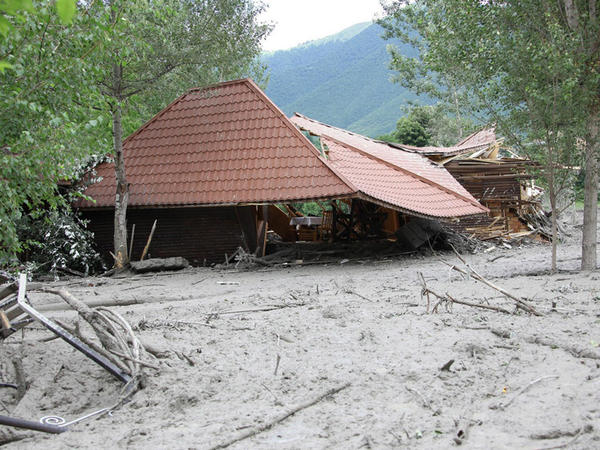 Azərbaycanda leysan, dünyada daşqın: İqlim böhranı DƏRİNLƏŞİR