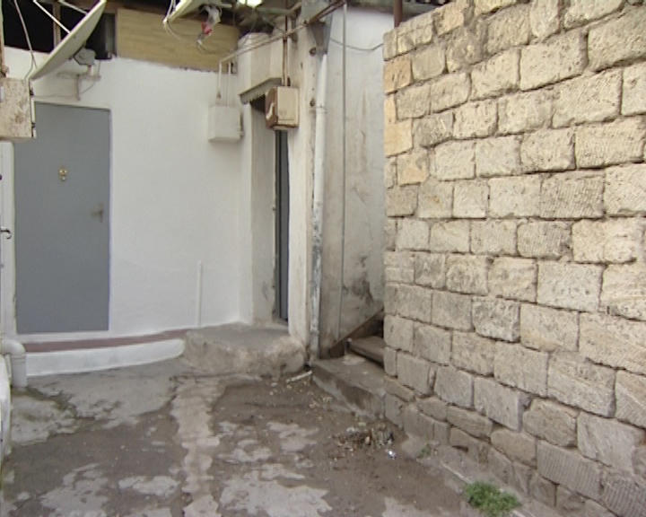 Bakıda polis intihar edən şəxsi necə xilas etdi? - Bütün qapılar döyüldü - FOTO