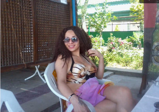 Azərbaycanlı müğənnilərin erotik görüntüləri yayıldı - 18+ FOTO