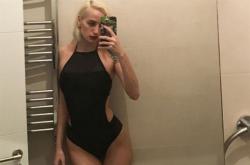Türkiyəli modeldən hamamda bikini şou - FOTOlar