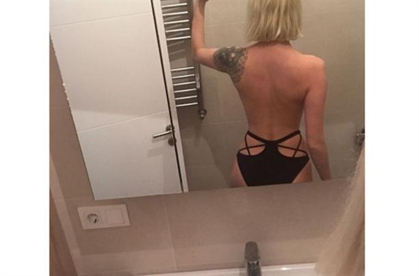 Türkiyəli modeldən hamamda bikini şou - FOTOlar