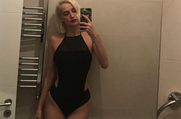 Türkiyəli modeldən hamamda bikini şou - FOTOlar