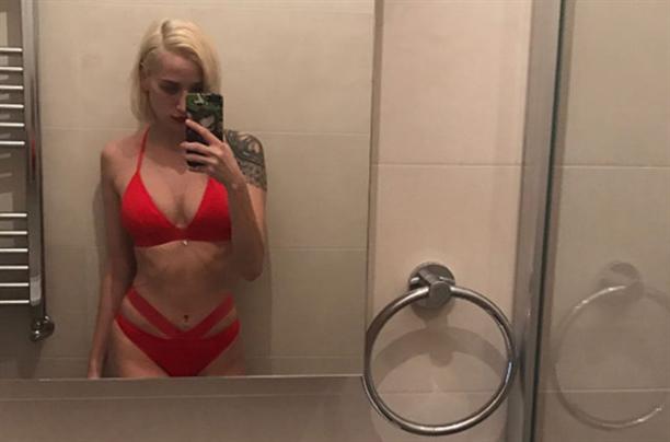 Türkiyəli modeldən hamamda bikini şou - FOTOlar