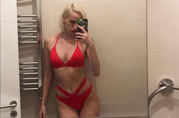 Türkiyəli modeldən hamamda bikini şou - FOTOlar