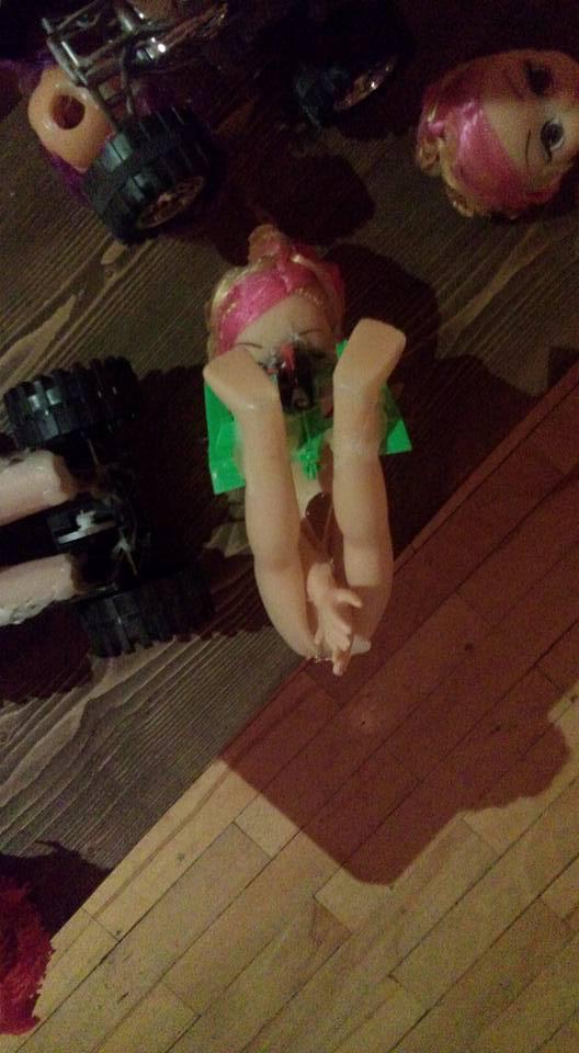 Bakıda kuklaların 18+ sərgisi keçirilib - FOTO