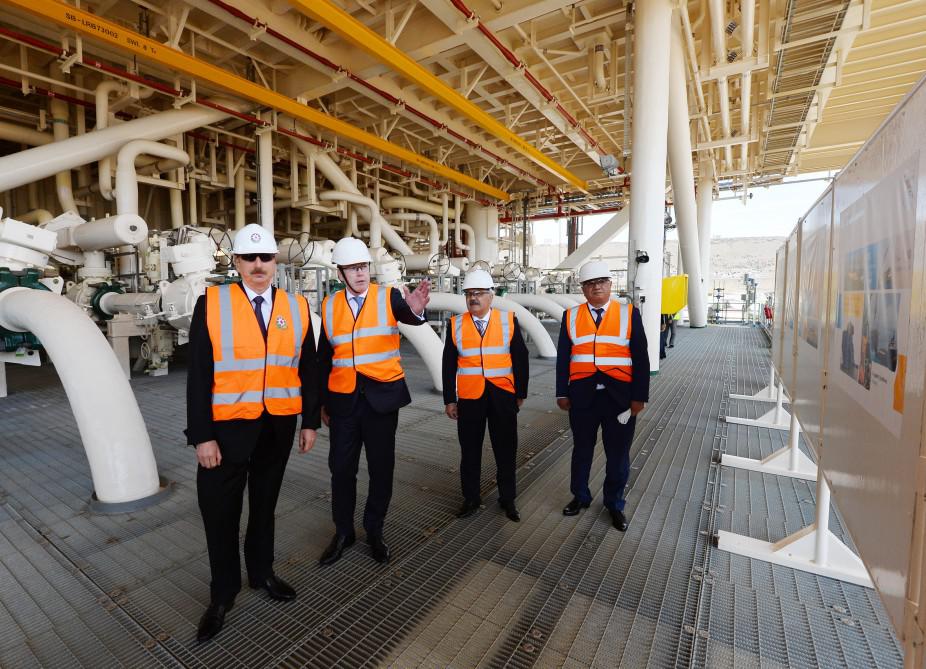 Prezident İlham Əliyev "Şahdəniz-2" üçün inşa olunan platformanın üst tikililərinin dənizə yola salınması mərasimində iştirak edib - FOTO