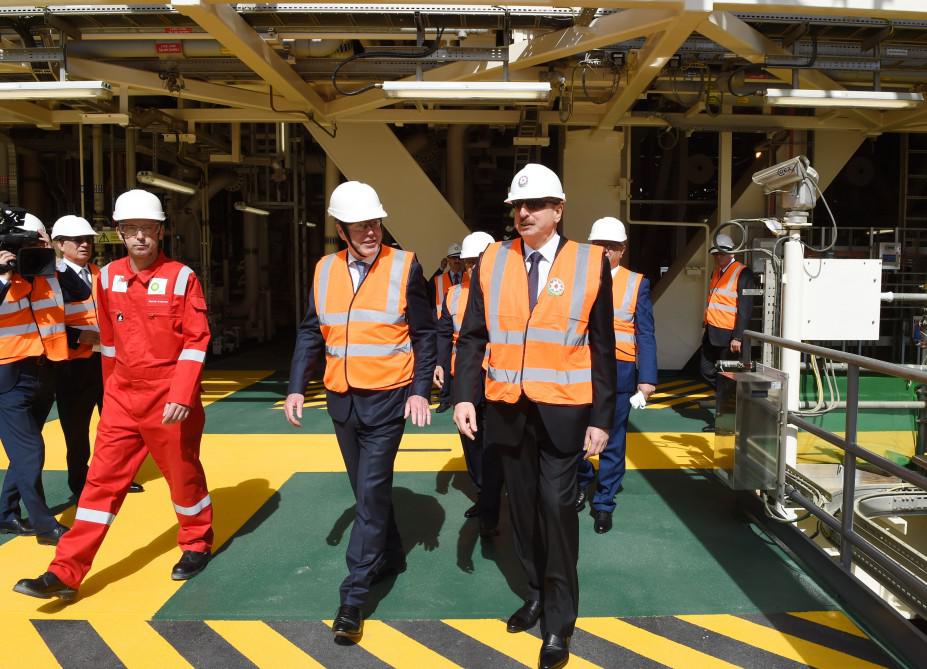 Prezident İlham Əliyev "Şahdəniz-2" üçün inşa olunan platformanın üst tikililərinin dənizə yola salınması mərasimində iştirak edib - FOTO