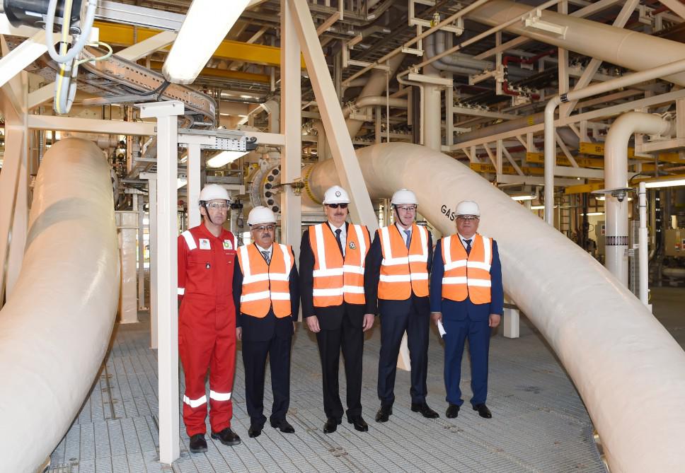 Prezident İlham Əliyev "Şahdəniz-2" üçün inşa olunan platformanın üst tikililərinin dənizə yola salınması mərasimində iştirak edib - FOTO