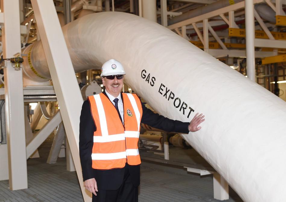 Prezident İlham Əliyev "Şahdəniz-2" üçün inşa olunan platformanın üst tikililərinin dənizə yola salınması mərasimində iştirak edib - FOTO