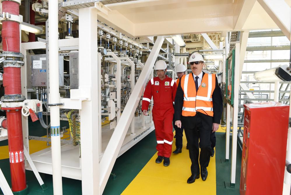 Prezident İlham Əliyev "Şahdəniz-2" üçün inşa olunan platformanın üst tikililərinin dənizə yola salınması mərasimində iştirak edib - FOTO