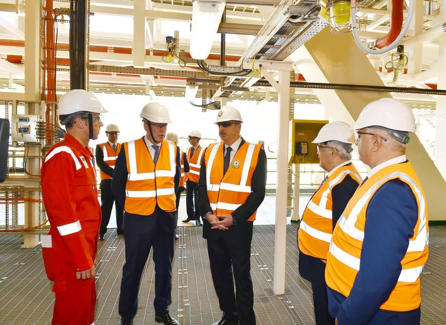 Prezident İlham Əliyev "Şahdəniz-2" üçün inşa olunan platformanın üst tikililərinin dənizə yola salınması mərasimində iştirak edib - FOTO