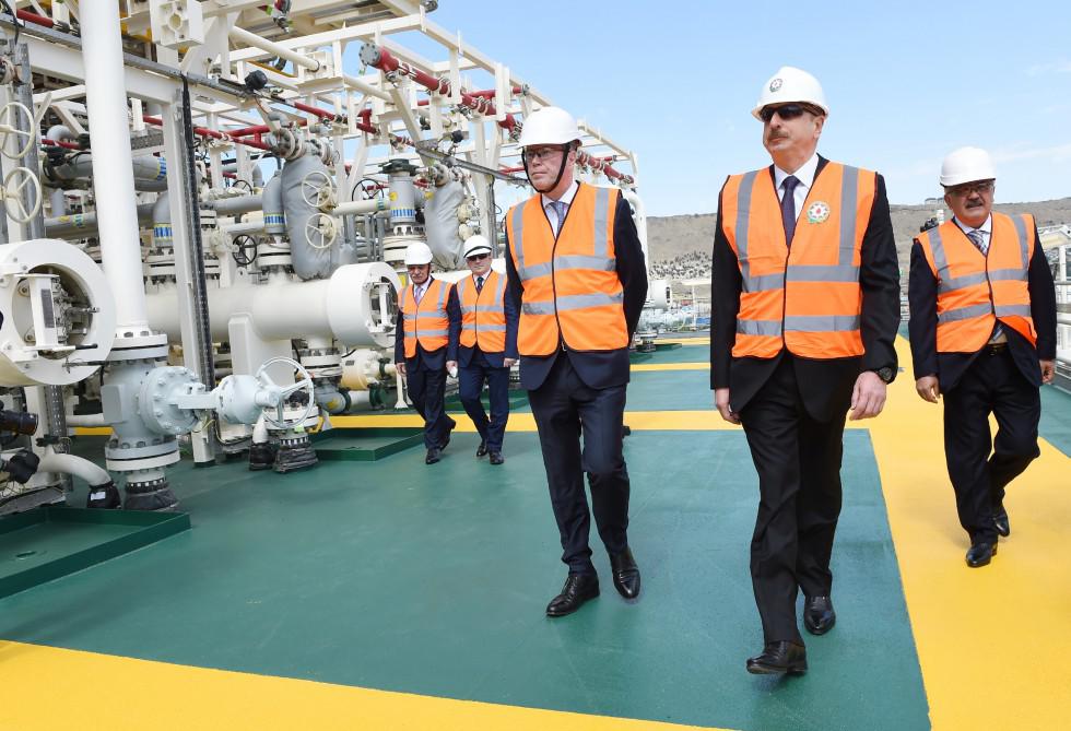 Prezident İlham Əliyev "Şahdəniz-2" üçün inşa olunan platformanın üst tikililərinin dənizə yola salınması mərasimində iştirak edib - FOTO