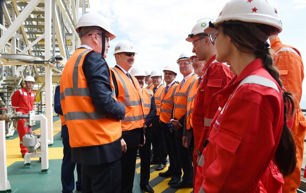 Prezident İlham Əliyev "Şahdəniz-2" üçün inşa olunan platformanın üst tikililərinin dənizə yola salınması mərasimində iştirak edib - FOTO