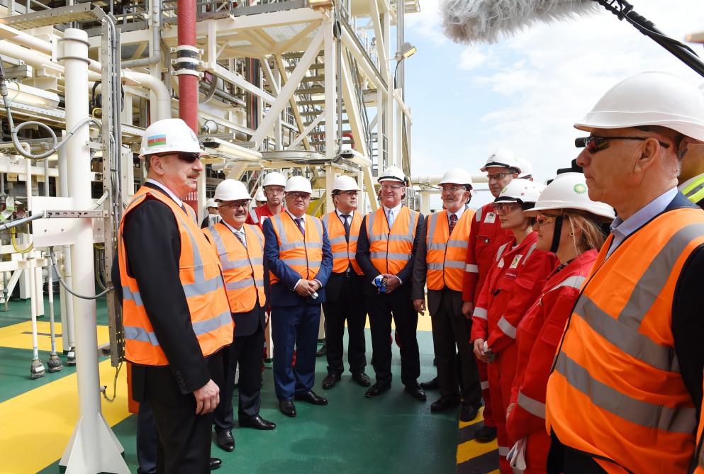 Prezident İlham Əliyev "Şahdəniz-2" üçün inşa olunan platformanın üst tikililərinin dənizə yola salınması mərasimində iştirak edib - FOTO