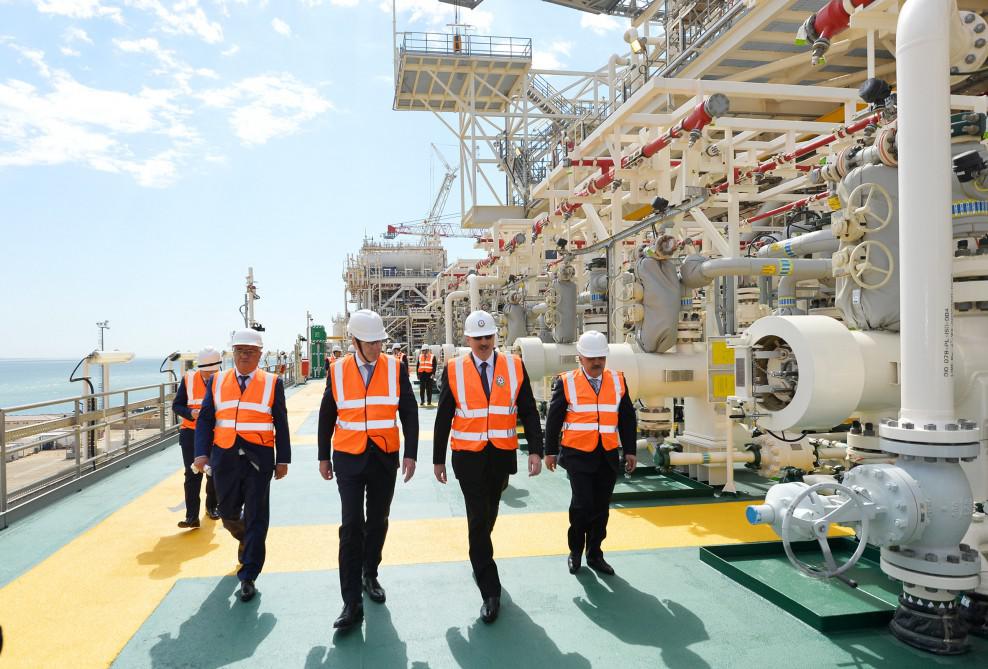 Prezident İlham Əliyev "Şahdəniz-2" üçün inşa olunan platformanın üst tikililərinin dənizə yola salınması mərasimində iştirak edib - FOTO