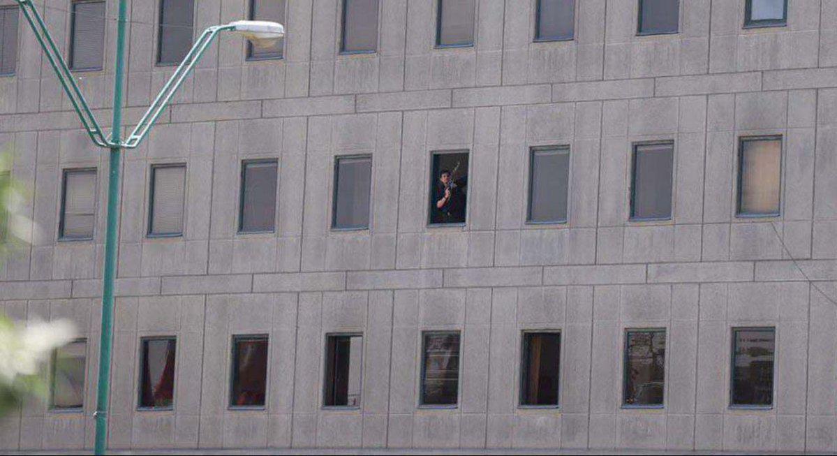 İran parlamentinə hücum edən terrorçunun ilk FOTOsu