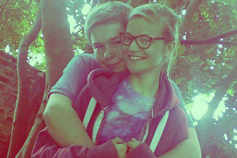 14 yaşlı qız anasının və bacısının başını kəsdi, sonra da... - Ağlasığmaz cinayət - FOTO