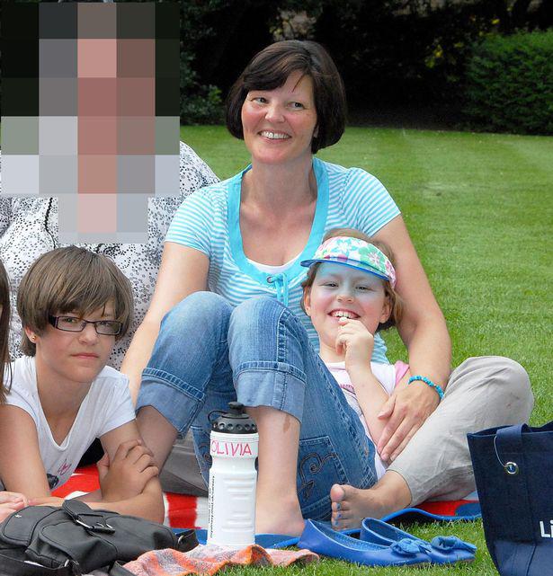 14 yaşlı qız anasının və bacısının başını kəsdi, sonra da... - Ağlasığmaz cinayət - FOTO