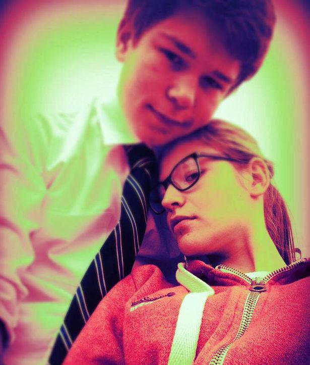 14 yaşlı qız anasının və bacısının başını kəsdi, sonra da... - Ağlasığmaz cinayət - FOTO