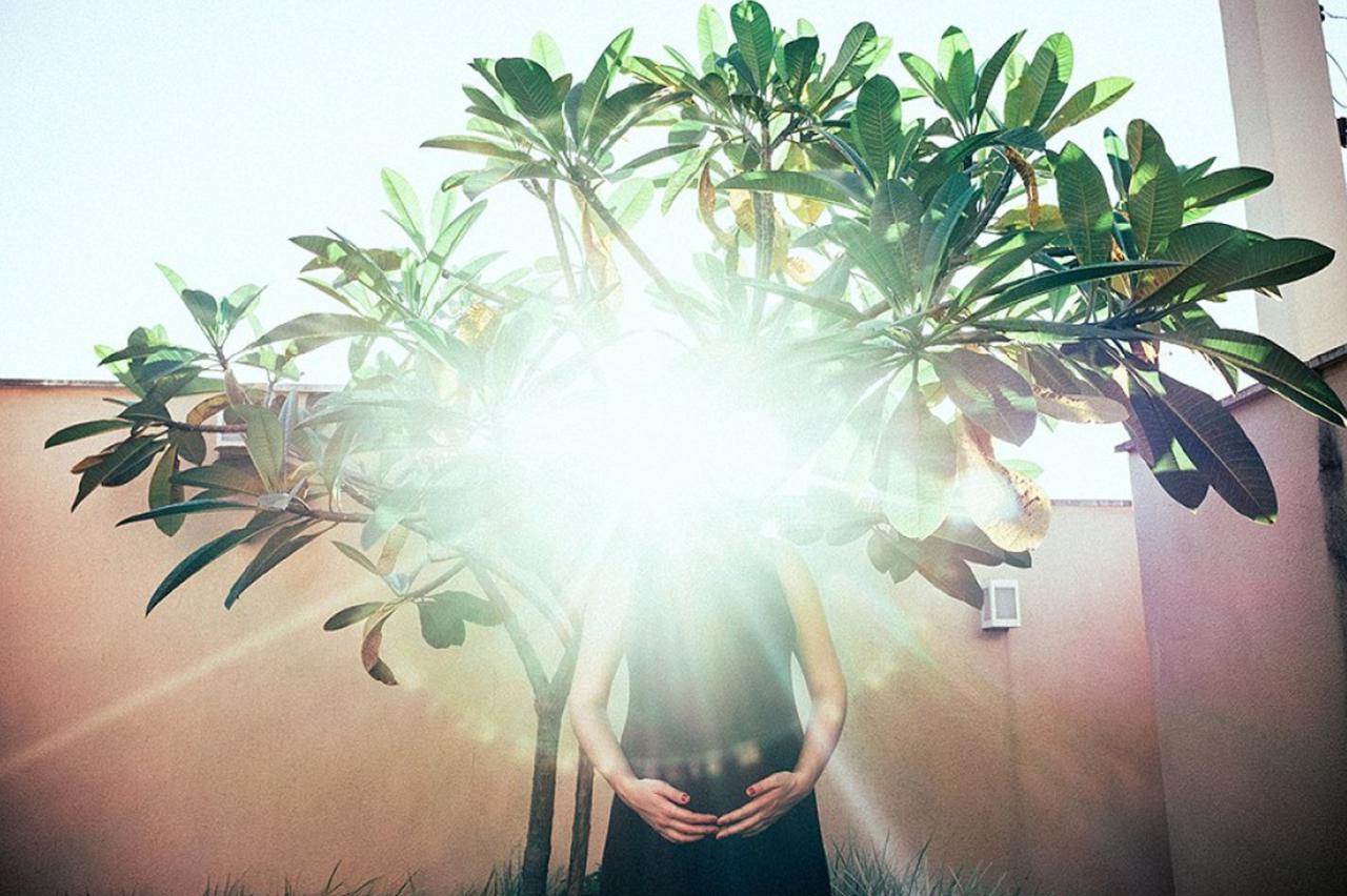 Evdə doğan sevgilisinin fotolarını çəkdi - FOTO