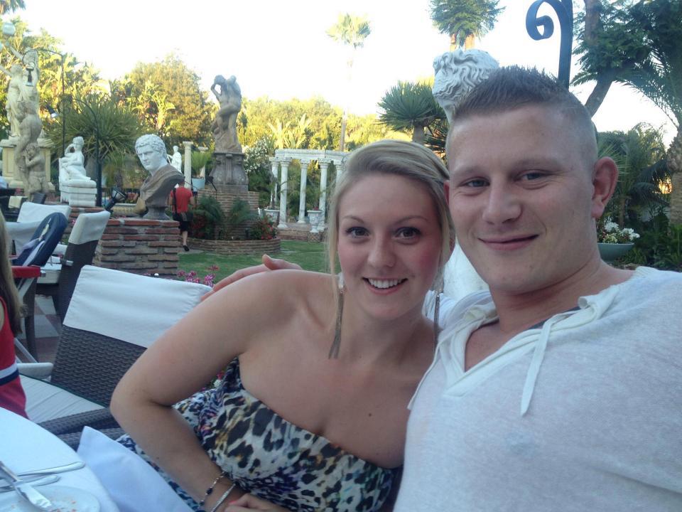 Kişi hamilə nişanlısını aldatdı: təyyarədə yad qadınla sevişdi - FOTO