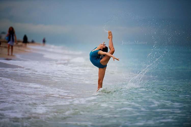 Unikal hərəkətlər edən uşaqlar - FOTO