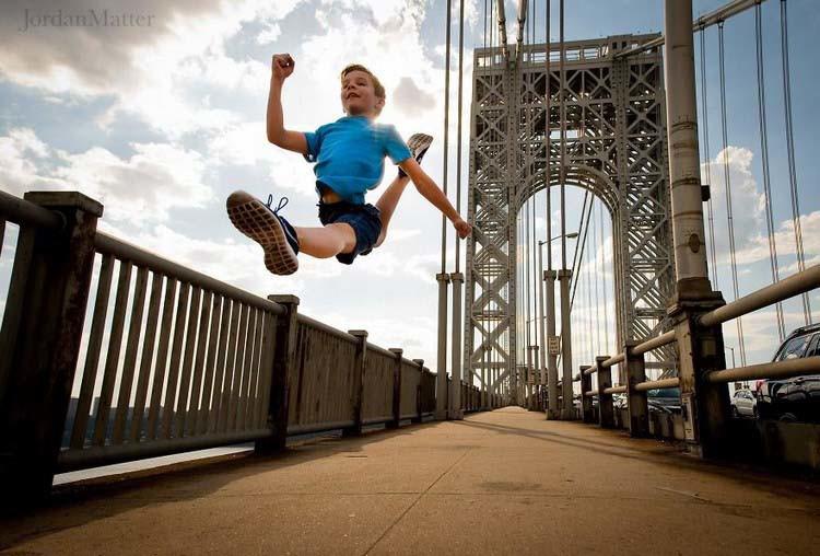 Unikal hərəkətlər edən uşaqlar - FOTO