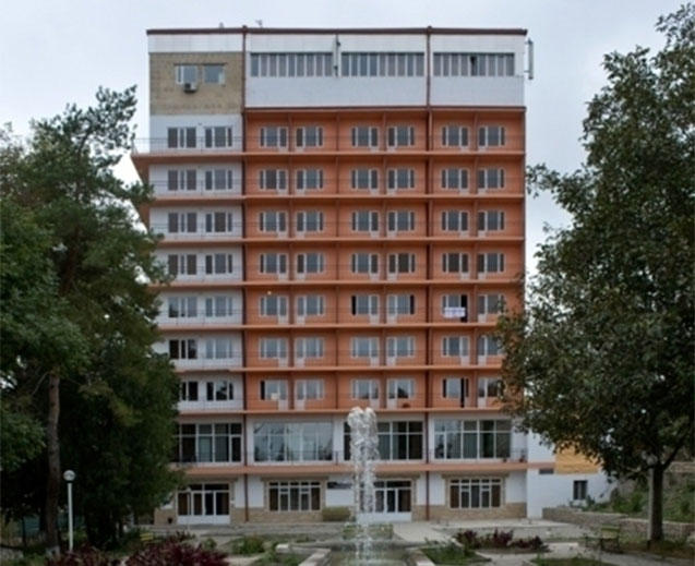 Ermənilər Qarabağda hotellər tikirlər - FOTO