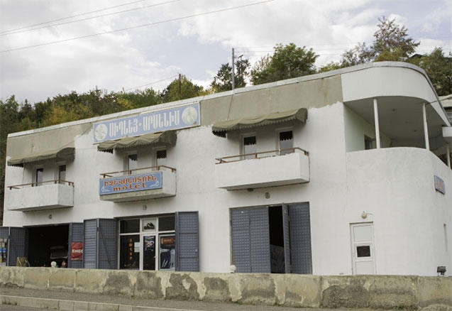 Ermənilər Qarabağda hotellər tikirlər - FOTO