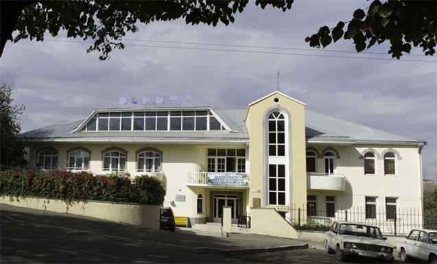 Ermənilər Qarabağda hotellər tikirlər - FOTO