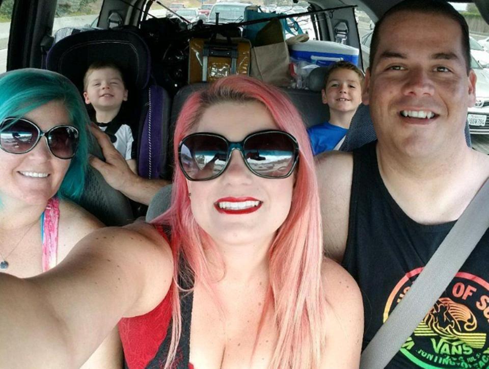 Bu kişi arvadı və sevgilisi ilə eyni evdə yaşayır - FOTOlar