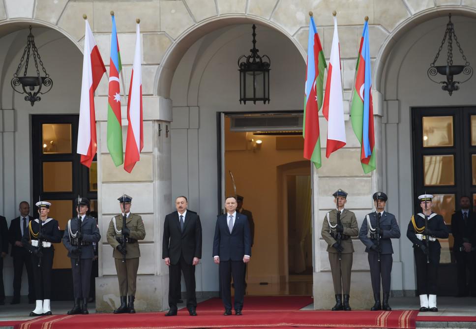 Prezident İlham Əliyev Polşa Baş naziri ilə görüşüb - YENİLƏNİB - FOTO