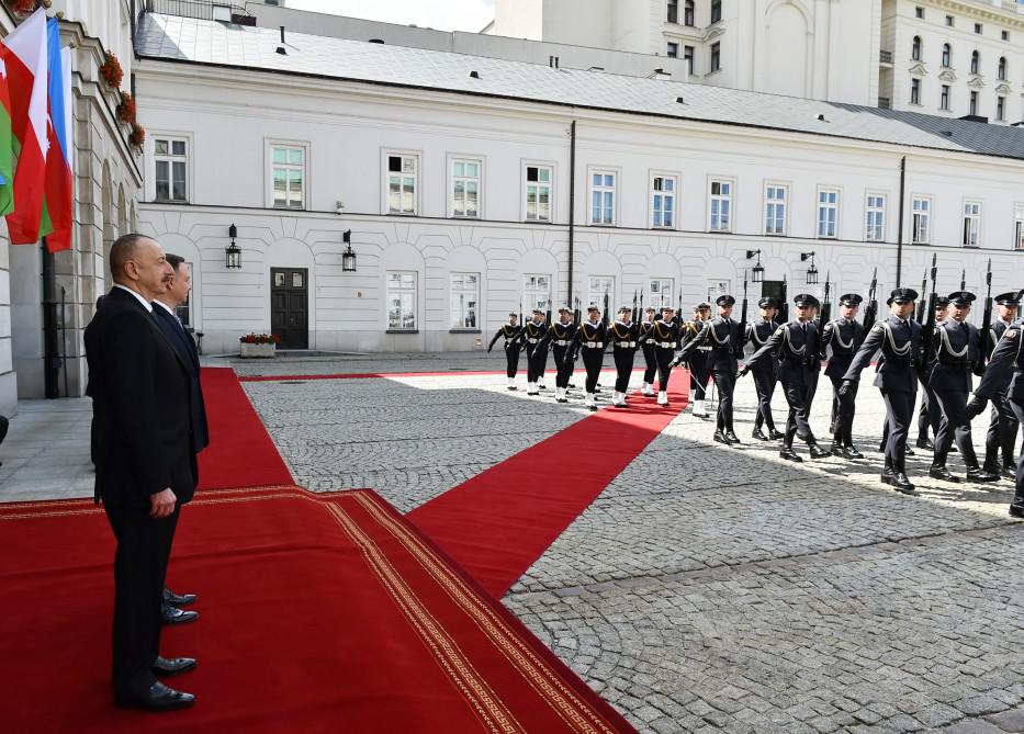 Prezident İlham Əliyev Polşa Baş naziri ilə görüşüb - YENİLƏNİB - FOTO
